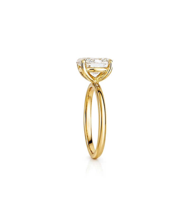 14kt Lab Grown Oval Diamond Ring
