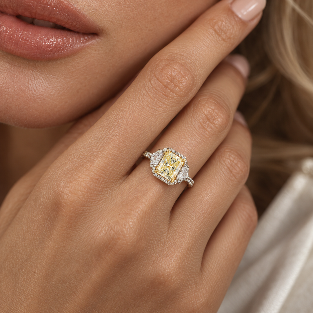 18kt White Gold Yellow Diamond Ring