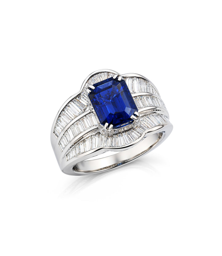 18kt White Gold Sapphire Diamond Ring