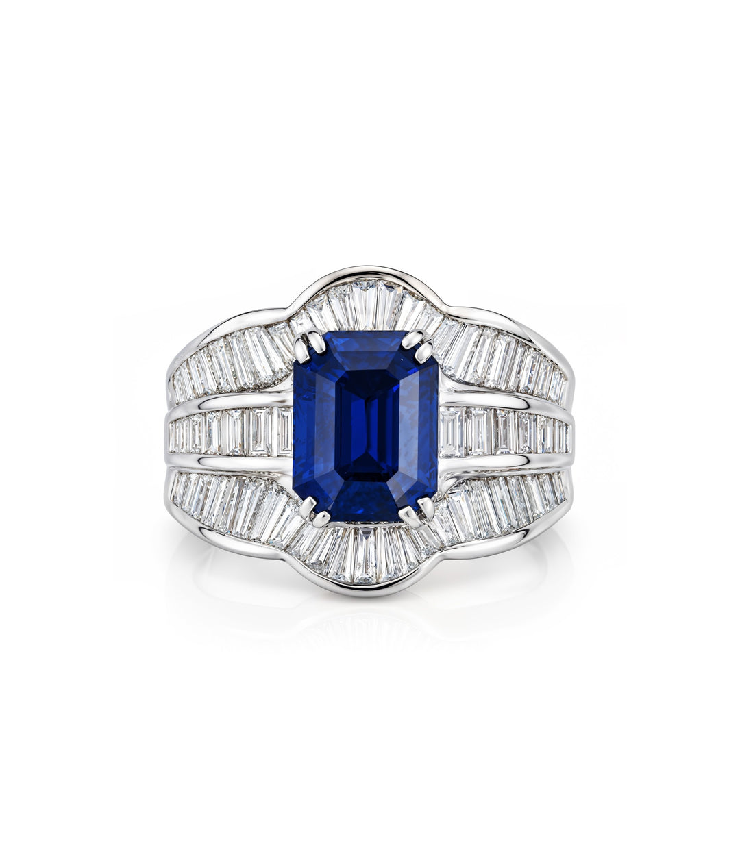 18kt White Gold Sapphire Diamond Ring