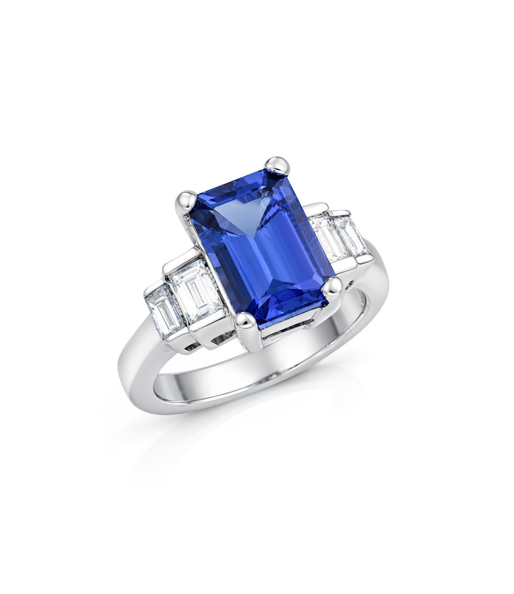 18kt White Gold Tanzanite Diamond Ring