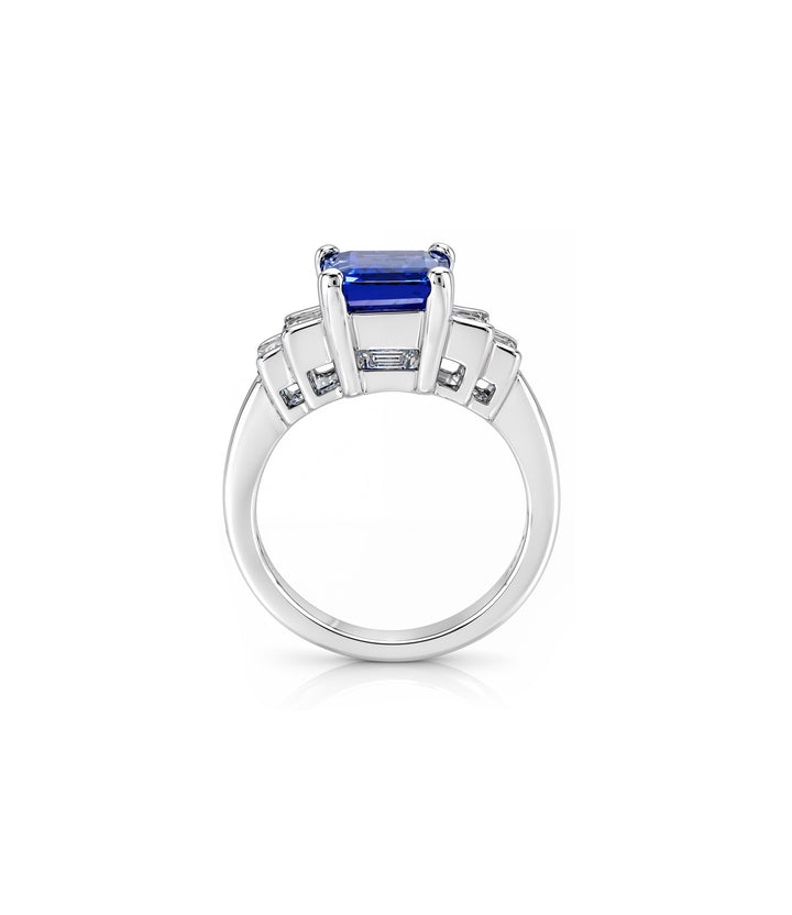 18kt White Gold Tanzanite Diamond Ring