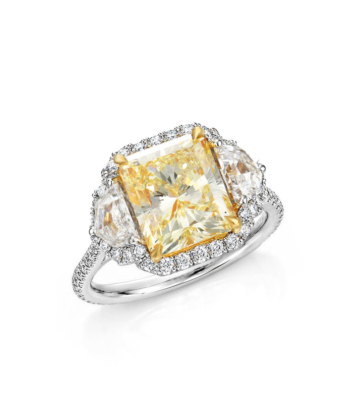18kt White Gold Yellow Diamond Ring