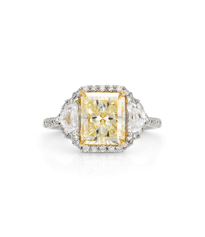 18kt White Gold Yellow Diamond Ring