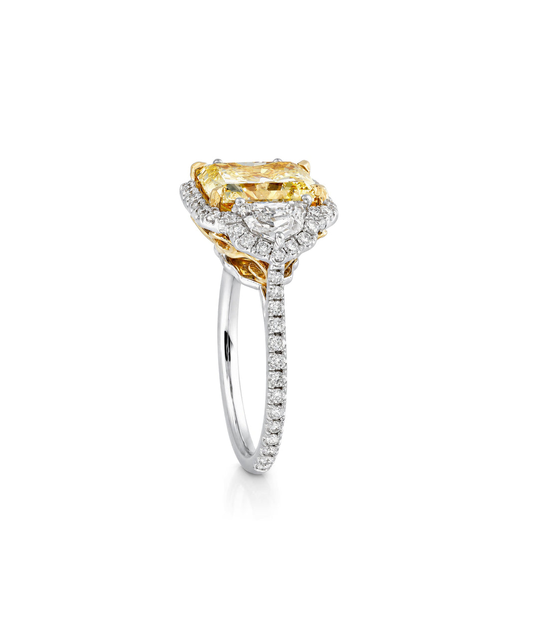 18kt White Gold Yellow Diamond Ring