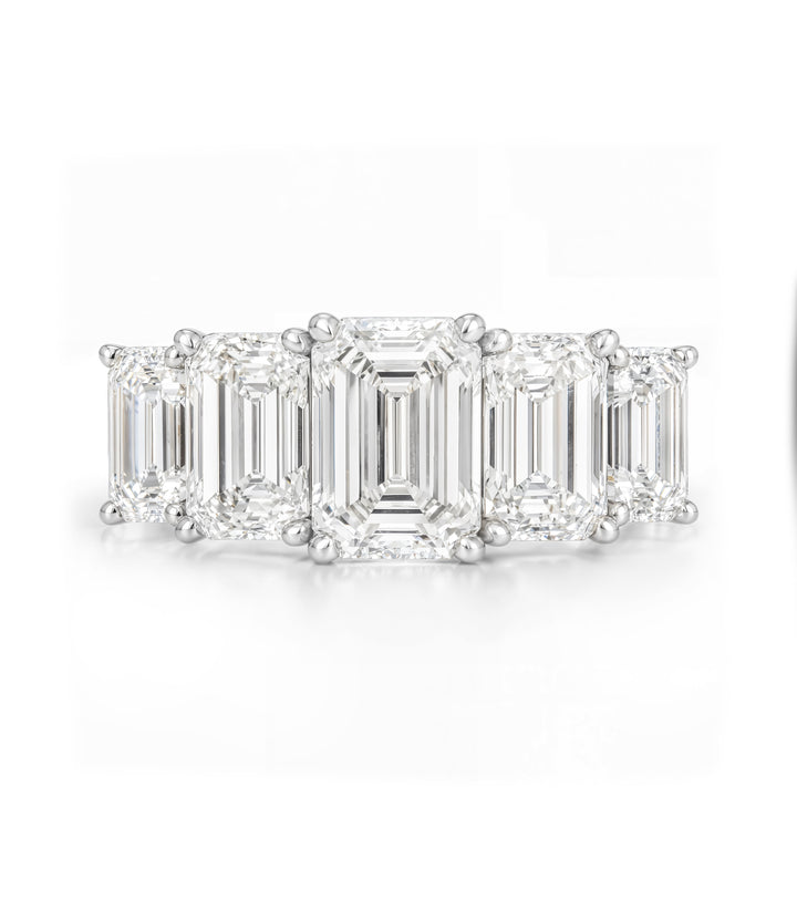 A. 14kt White Gold Emerald Cut Diamond Band