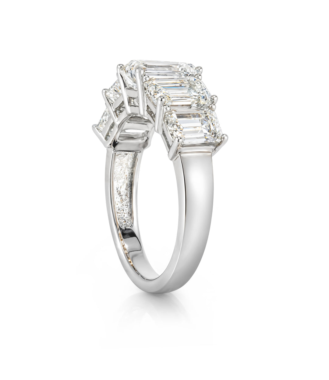 A. 14kt White Gold Emerald Cut Diamond Band