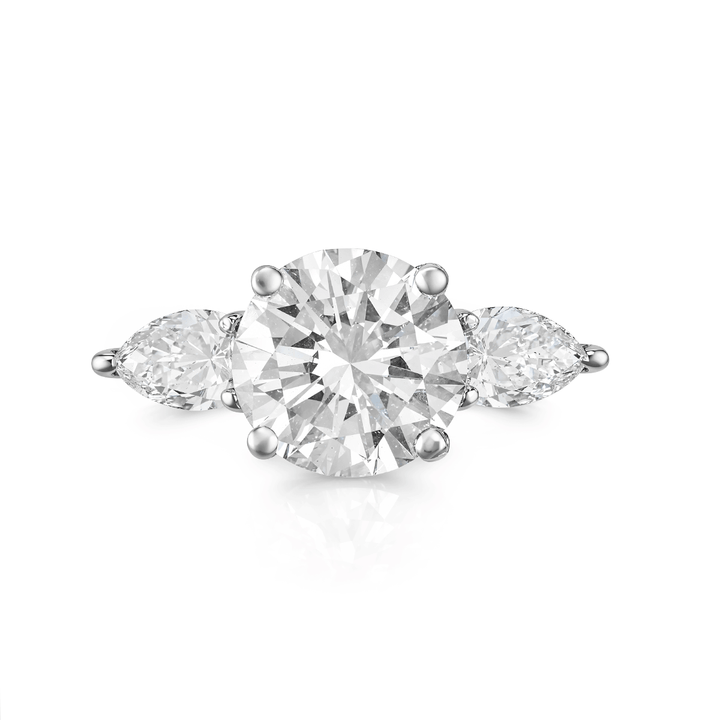 18kt White Gold Diamond Ring