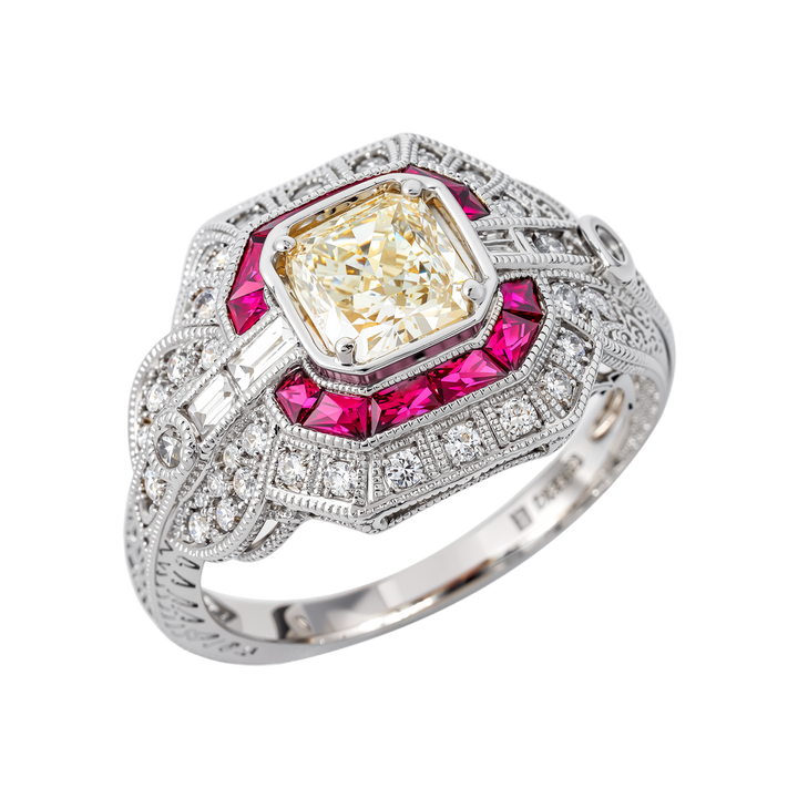 18kt White Gold Ruby Diamond Ring