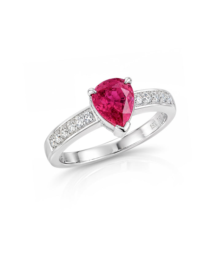 18kt White Gold Ruby Diamond Ring