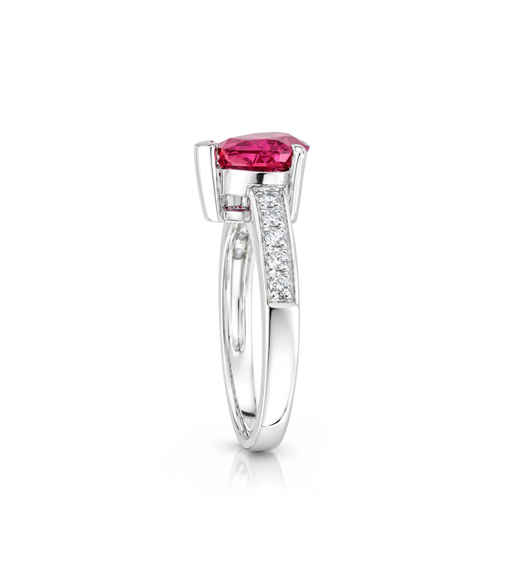 18kt White Gold Ruby Diamond Ring