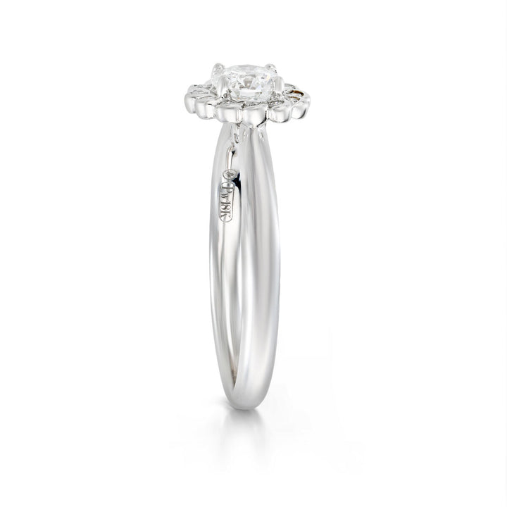 A. 18kt Maple Leaf Diamond Ring