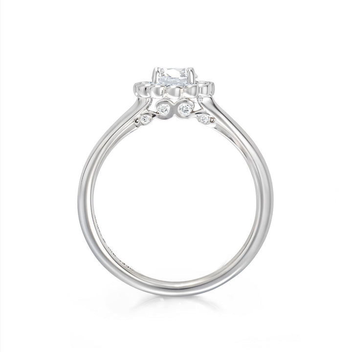 A. 18kt Maple Leaf Diamond Ring