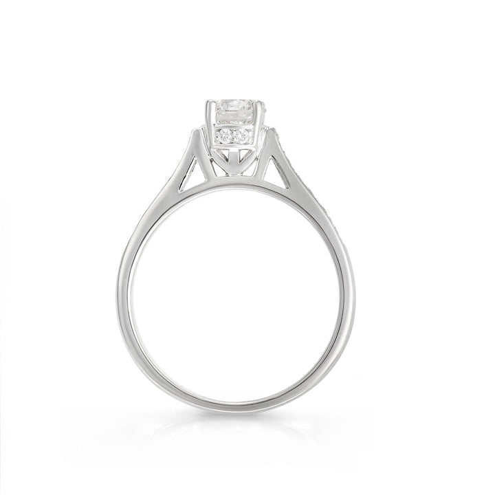 A. 18kt Maple Leaf Diamond Ring