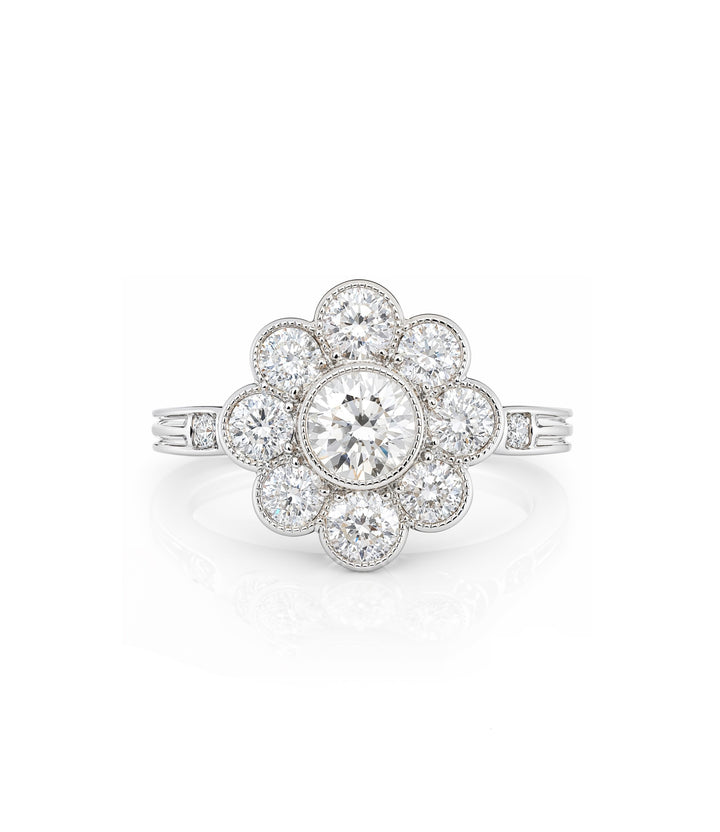 Estate Platinum and Diamond Daisy Bague De Fiançailles Ring