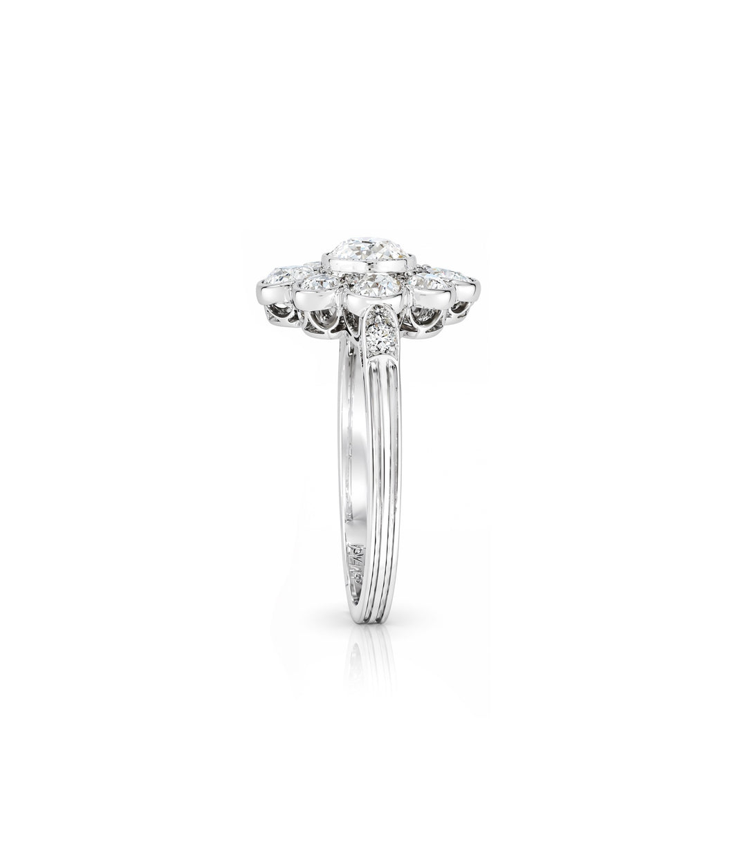 Estate Platinum and Diamond Daisy Bague De Fiançailles Ring