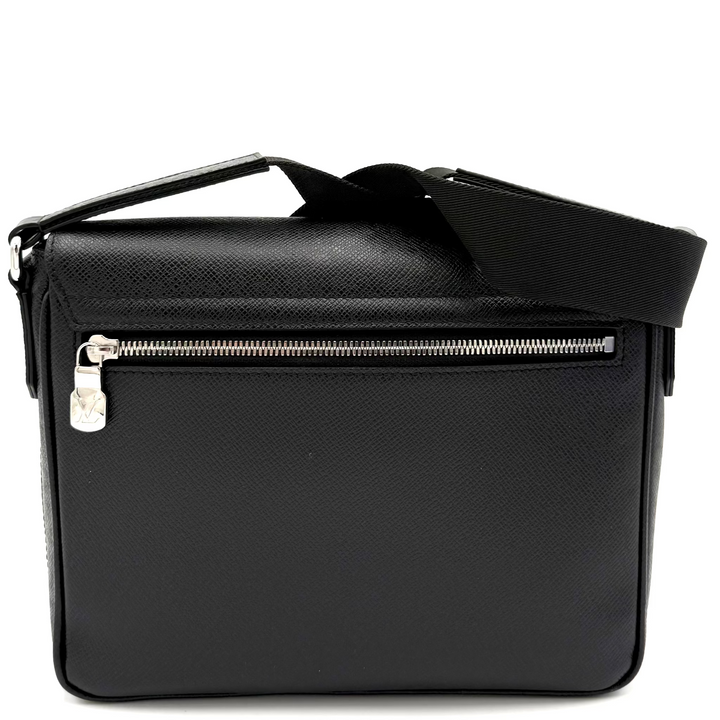 District PM Black Taiga Messenger Bag