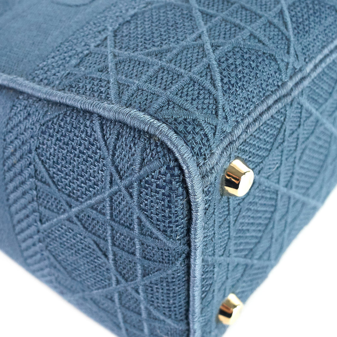 lady d-lite medium embroidered cannage bag