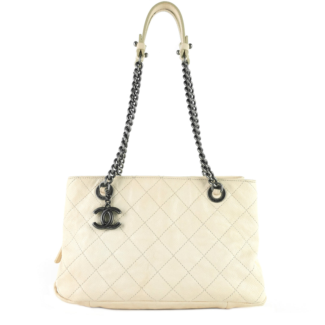 chic small matelassé caviar leather tote bag
