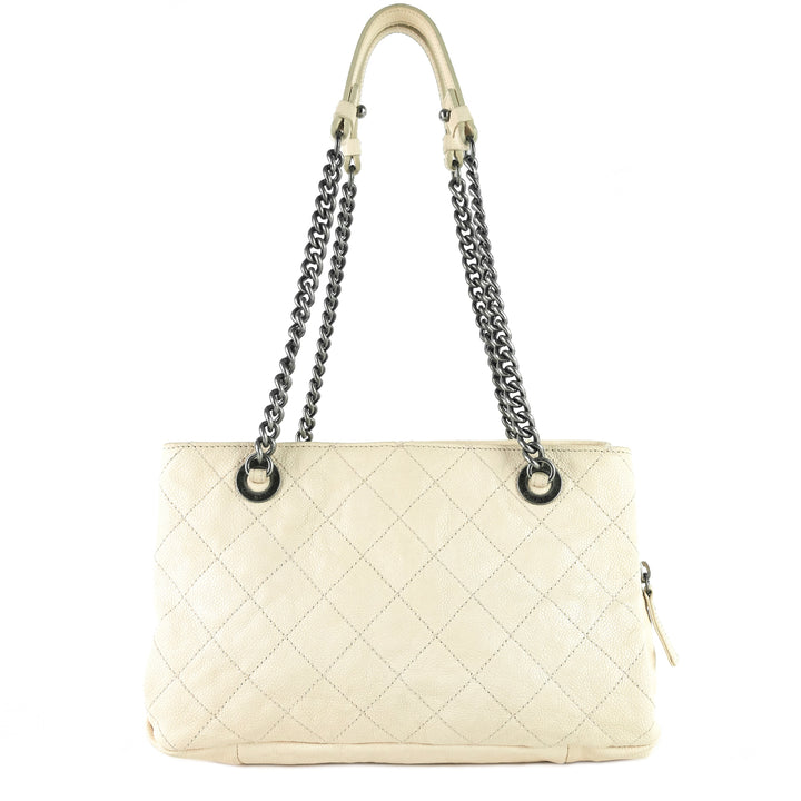 chic small matelassé caviar leather tote bag