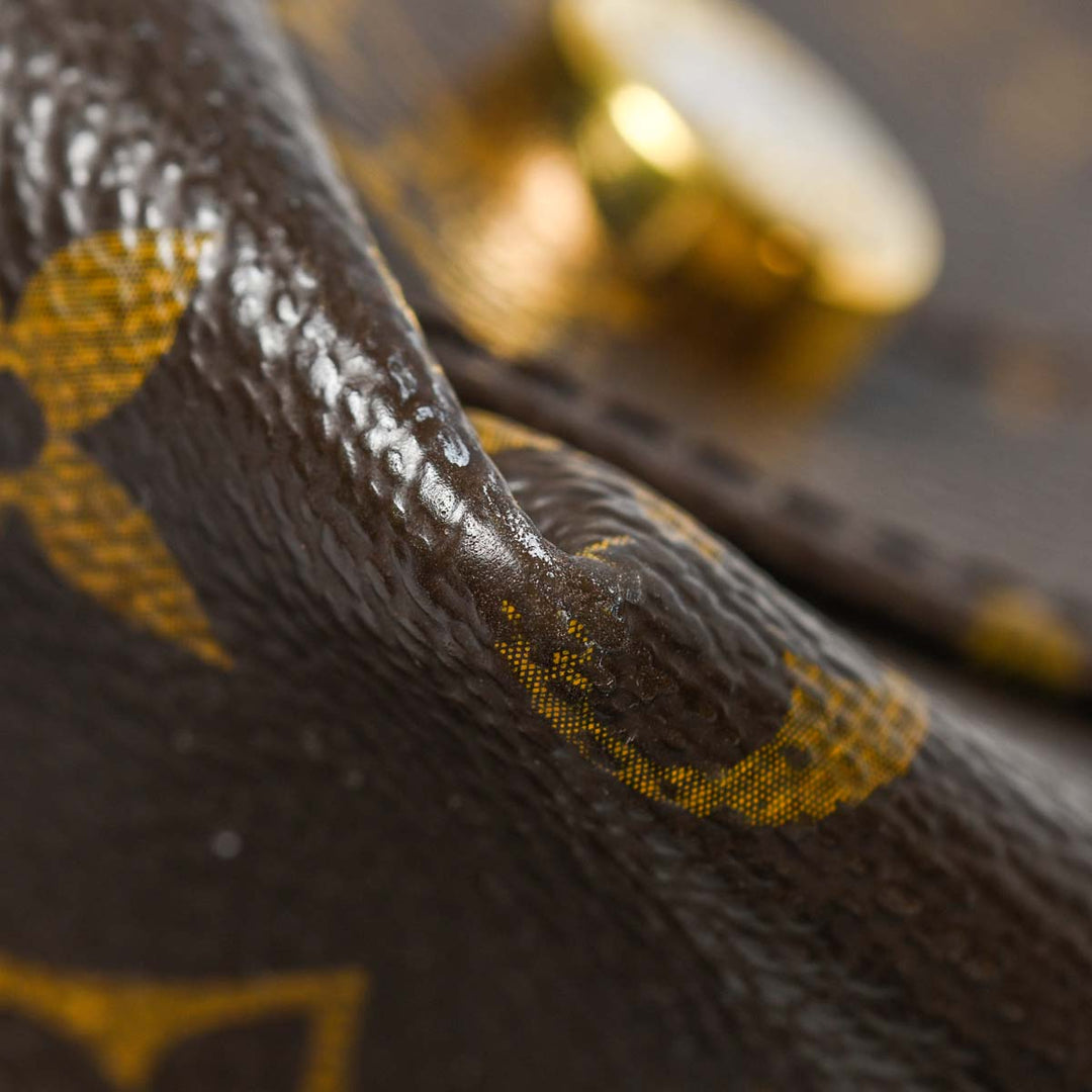 https://corsproxy.io/?url=https://www.barrysjewellers.com/media/catalog/product/1/7/17_18.jpg