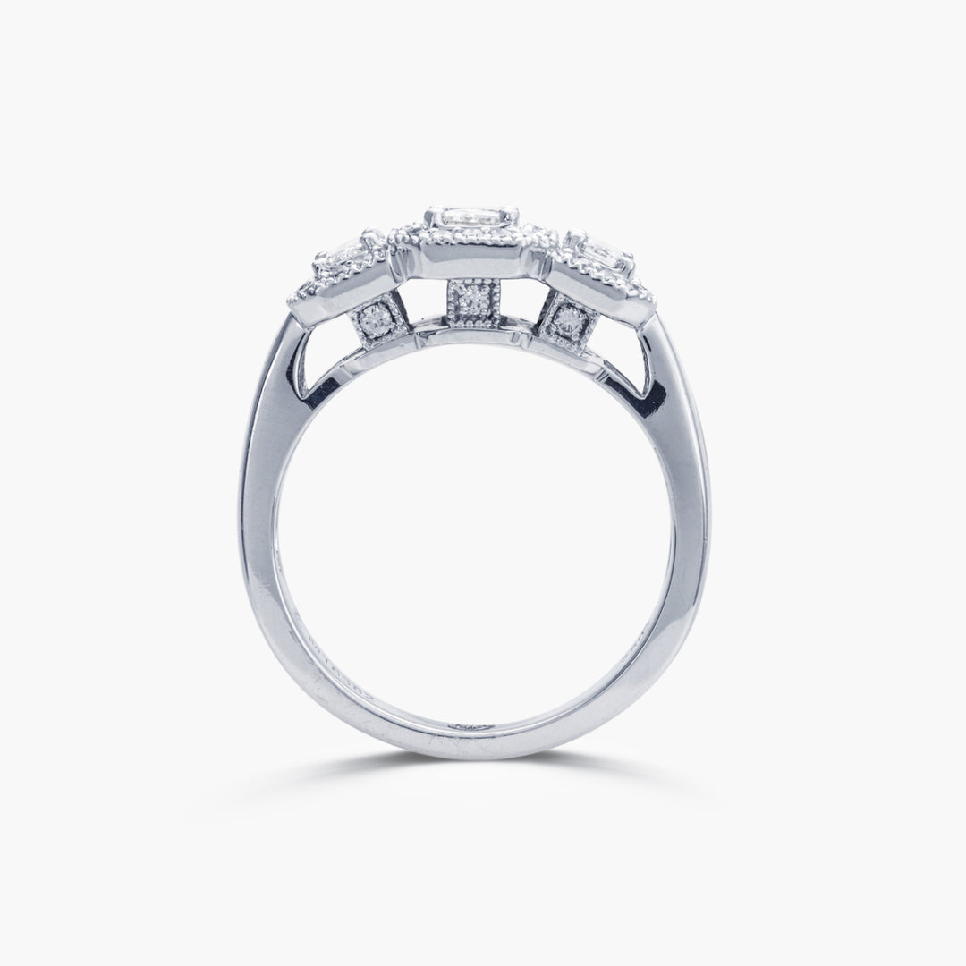 https://corsproxy.io/?url=https://www.barrysjewellers.com/media/catalog/product/8/1/81719-4_1.jpg