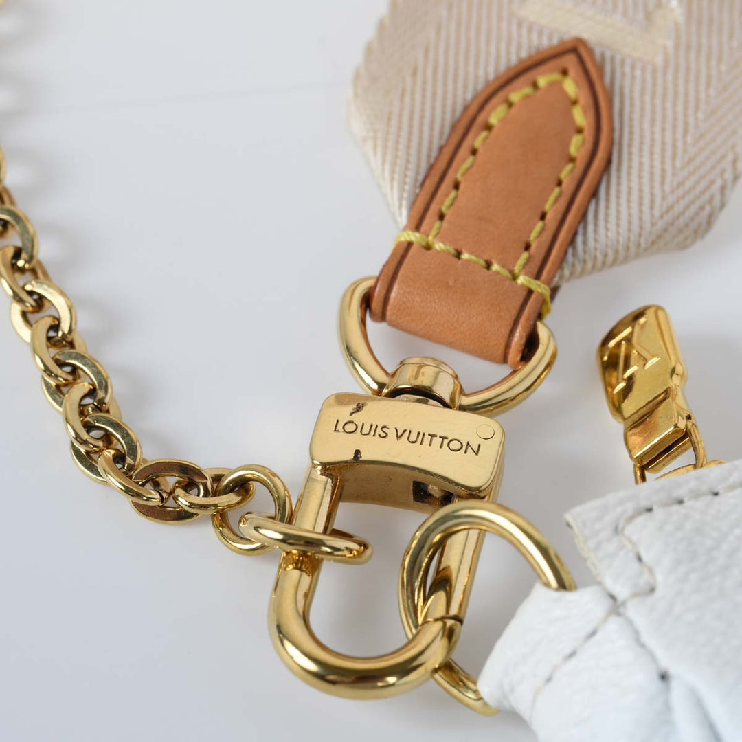 https://corsproxy.io/?url=https://www.barrysjewellers.com/media/catalog/product/1/7/17_13.jpg