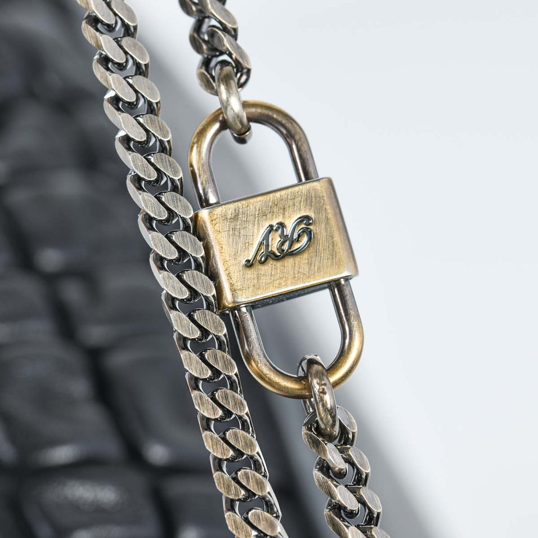 https://corsproxy.io/?url=https://www.barrysjewellers.com/media/catalog/product/1/1/11_31.jpg