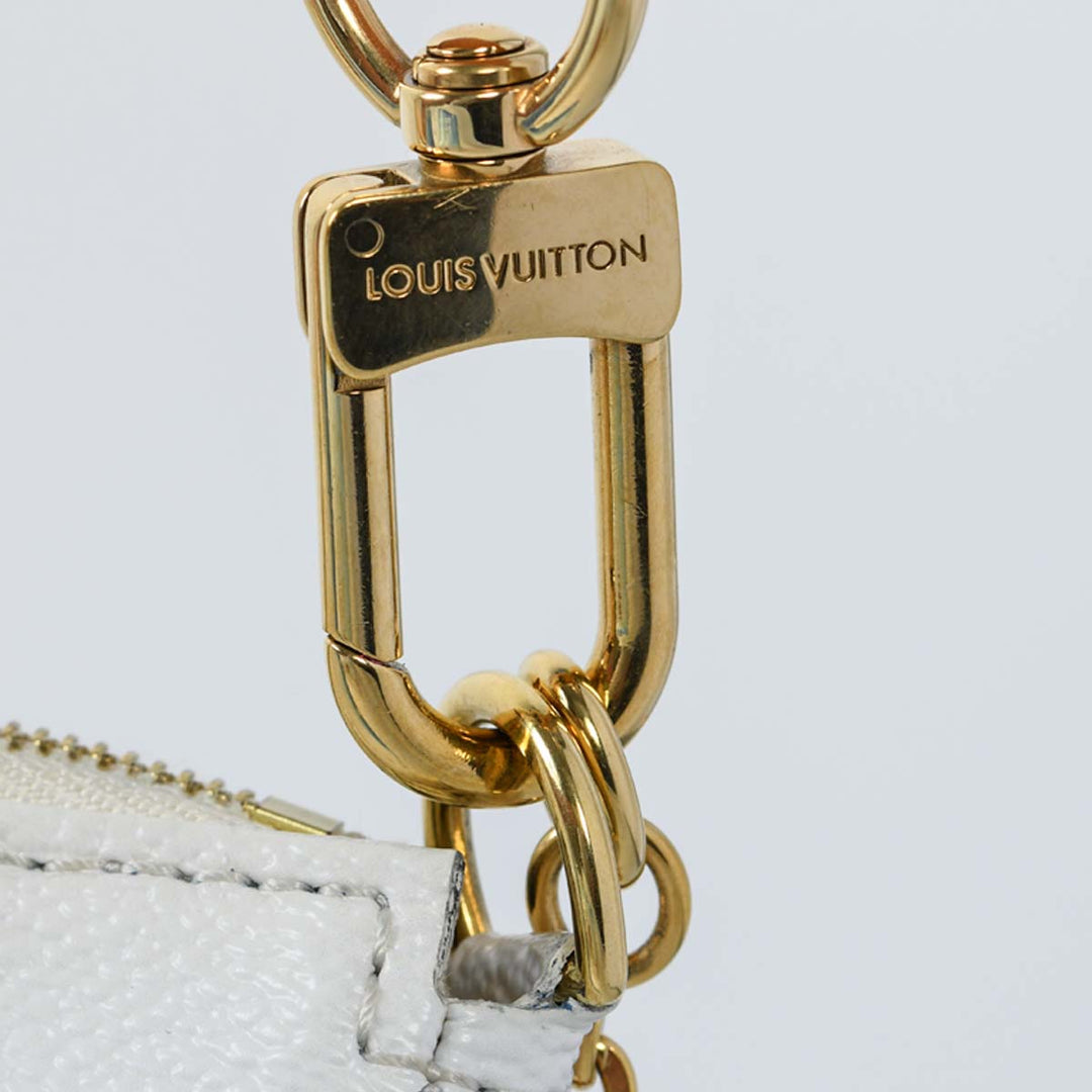 https://corsproxy.io/?url=https://www.barrysjewellers.com/media/catalog/product/2/2/22_5_1.jpg