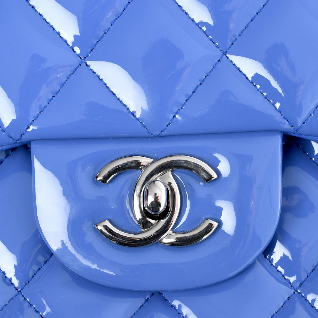 https://corsproxy.io/?url=https://www.barrysjewellers.com/media/catalog/product/b/a/barrysjewellers__chanel341_15.jpg