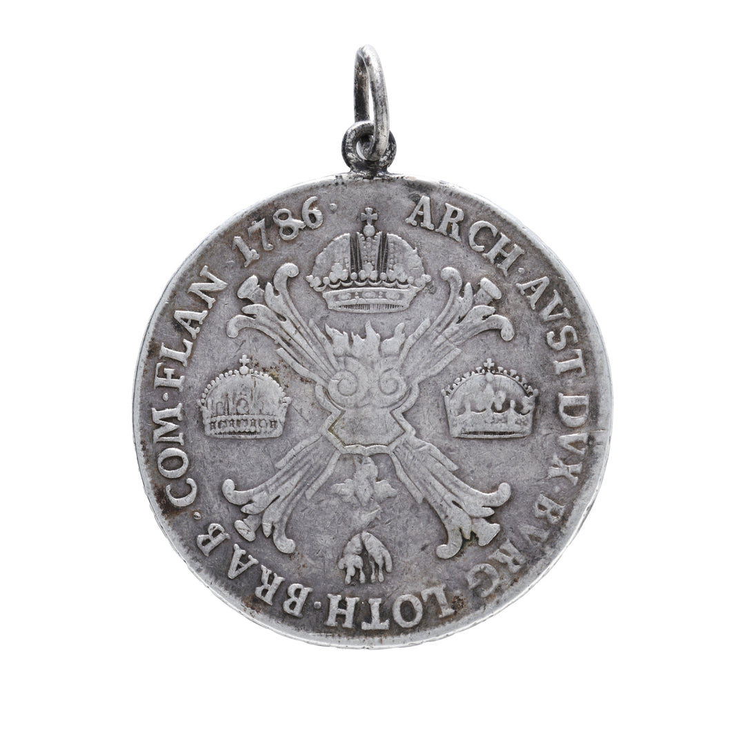 https://corsproxy.io/?url=https://www.barrysjewellers.com/media/catalog/product/c/2/c27-b-2.jpg