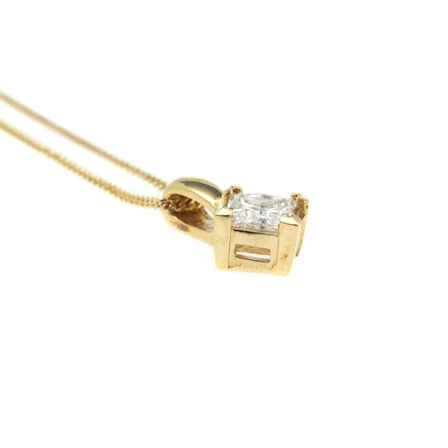 https://corsproxy.io/?url=https://www.barrysjewellers.com/media/catalog/product/4/5/45259cbb_3379_copy_1_1_1.png